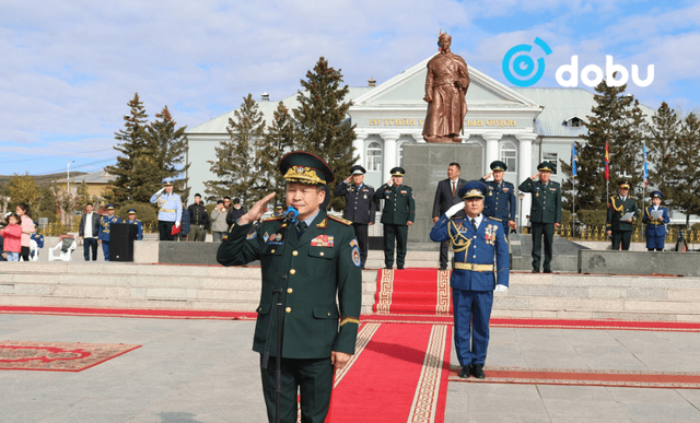 Ёслолын жагсаалд үе, үеийн ажилтан, алба хаагчид оролцлоо