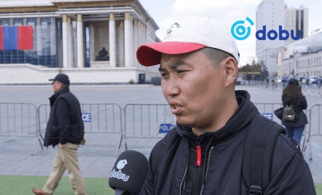 Комедиан Д.Амартүвшин: “Орлогоо нотолж чадахгүй байж тэрбумын машин, 20 саяын цүнх бэлгэнд өгч байна гэдэг байж боломгүй”
