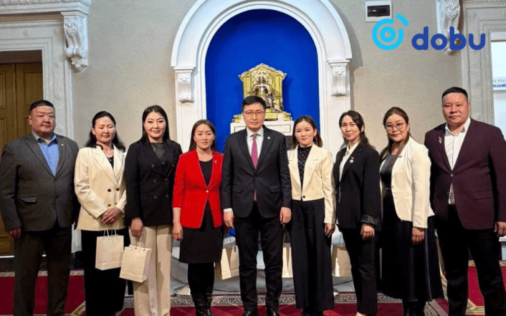 УИХ-ын гишүүн Б.Заяабал Увс аймгийн Улаангом сумын багш нарын төлөөллийг хүлээн авч уулзлаа