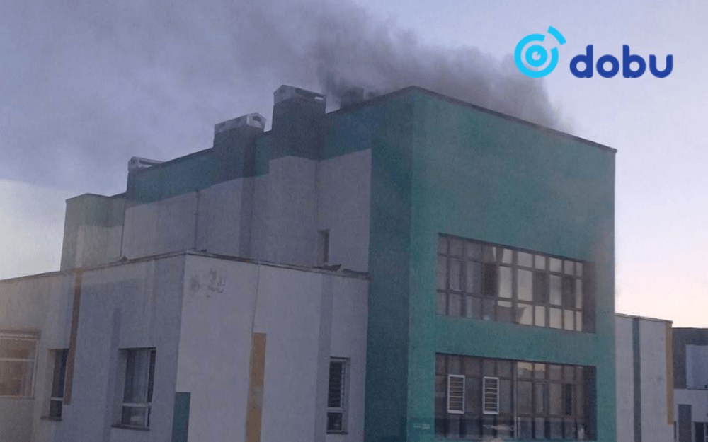 БГД-ийн 10-р хорооны “Хөх сувд” хотхонд гал гарч оршин суугчдын зарим нь машиндаа хонож байна