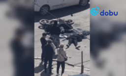 "Приус 41" автомашин мотоциклтой мөргөлдөж, жолооч нар нь эмнэлгийн тусламж авчээ