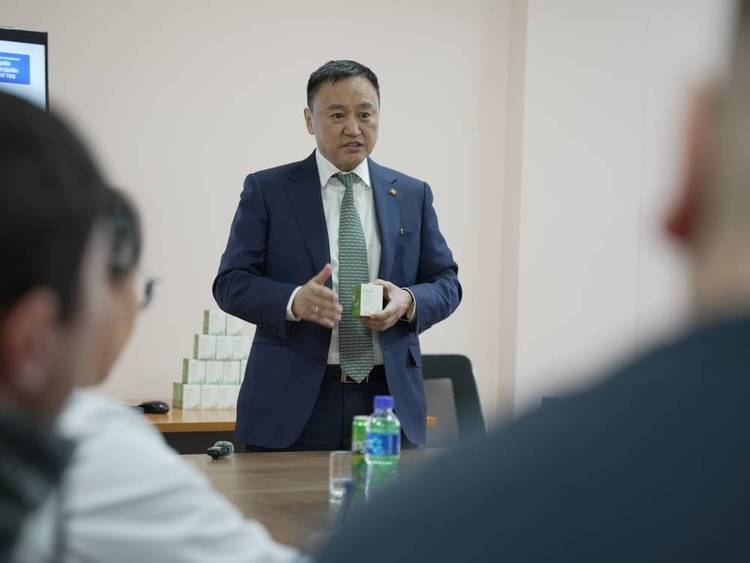 Чихрийн шижин 1-р хэв шинжтэй хүүхдүүд сахар тасралтгүй хэмжих CGM төхөөрөмжөө хүлээн авчээ