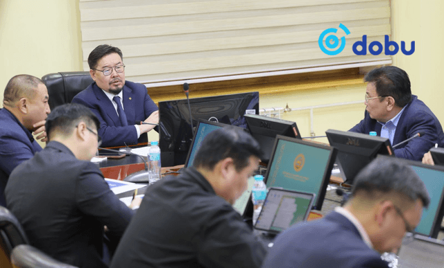 Г.Занданшатар: Зээл төлөөд өгөөч, үнэ нэмээд өгөөч гэсэн хоёрхон өгүүлбэртэй сууж байна