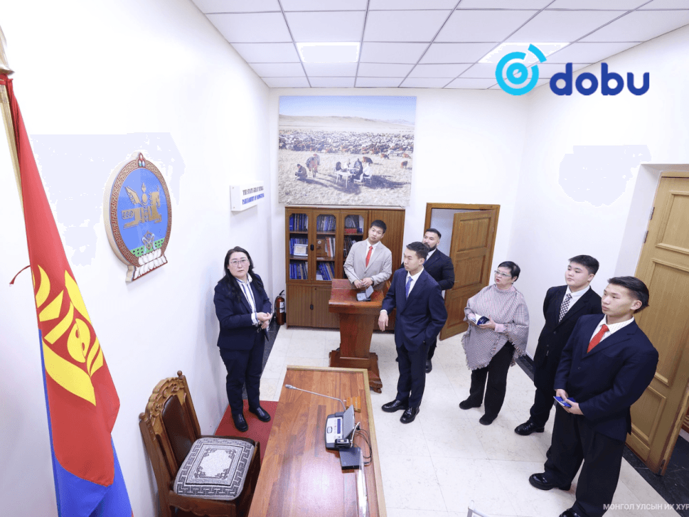 "Төрийн ордонтой танилцсанаар Монгол хүн гэдгээрээ улам их бахархлаа"