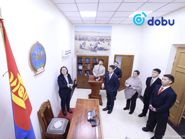 "Төрийн ордонтой танилцсанаар Монгол хүн гэдгээрээ улам их бахархлаа"