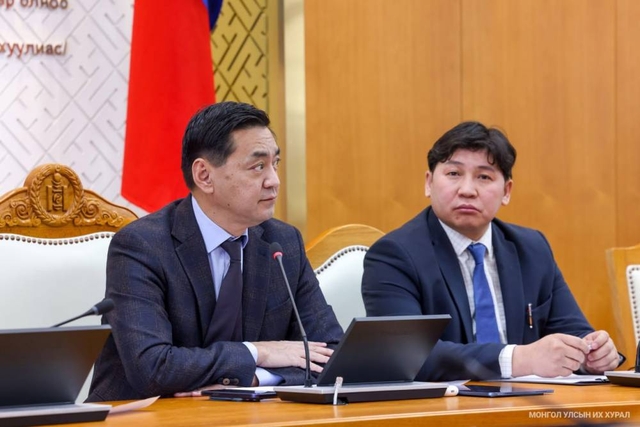 Хот байгуулалтын асуудлаар санал, дүгнэлт гаргах, хууль тогтоомжийн төсөл боловсруулах ажлын хэсэг хуралдлаа