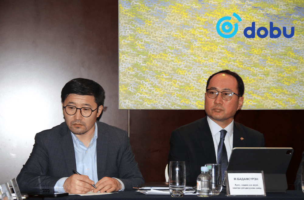 Мал эмнэлгийн салбарынхны дуу хоолойг сонсож байна