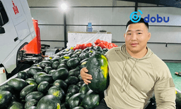 Улсын аварга О.Хангай төрөлх нутгийнхаа ойн барилдааны үзэгчдээс 1 тонн тарвасны 9 азтан тодруулна