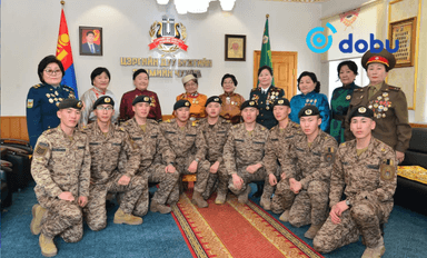 "Хатан ижий"-гээр есөн ээж тодорлоо