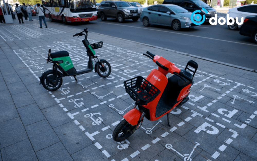 Скүүтэр, мопед, цахилгаан дугуйгаар явган хүний замаар зорчихыг хориглоно