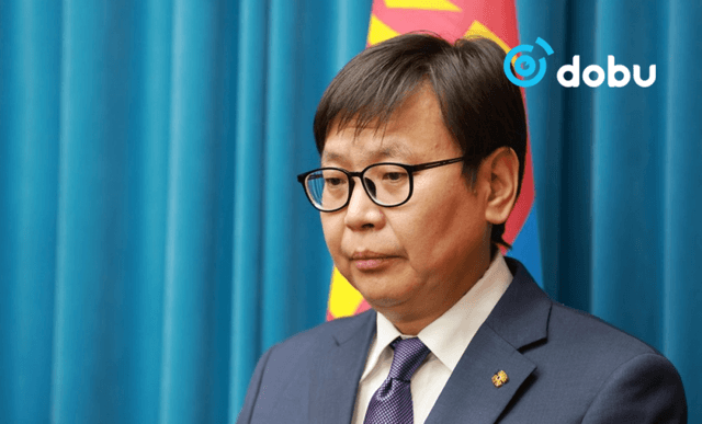 "Хүүхдийг 16 нас хүртэл нь нийгмийн сүлжээнд орохыг хязгаарлана"