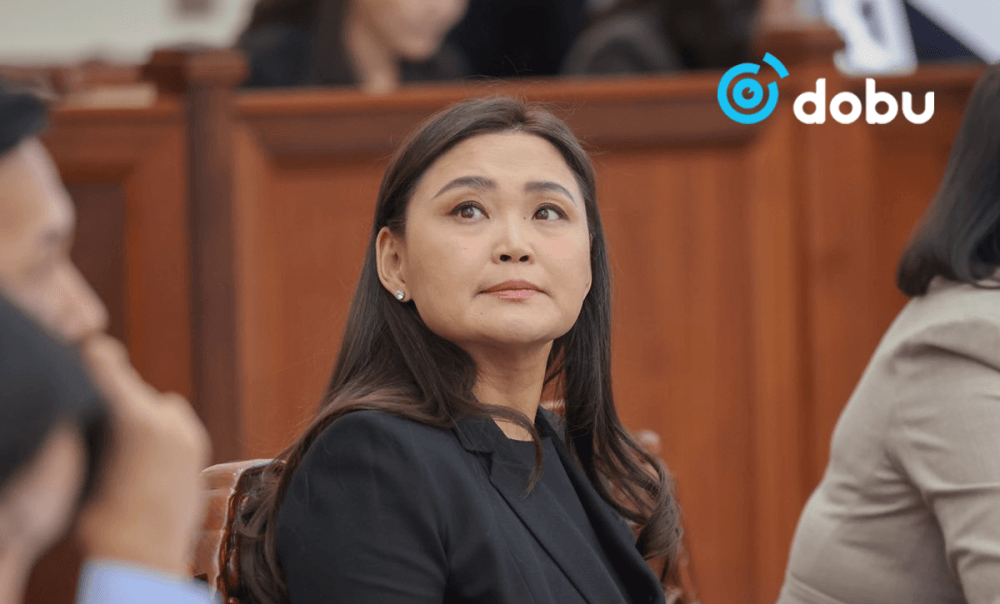 "Ард түмэндээ өргөсөн тангарагтаа үнэнч байсан Д.Амарбаясгалан танд талархал илэрхийлье"