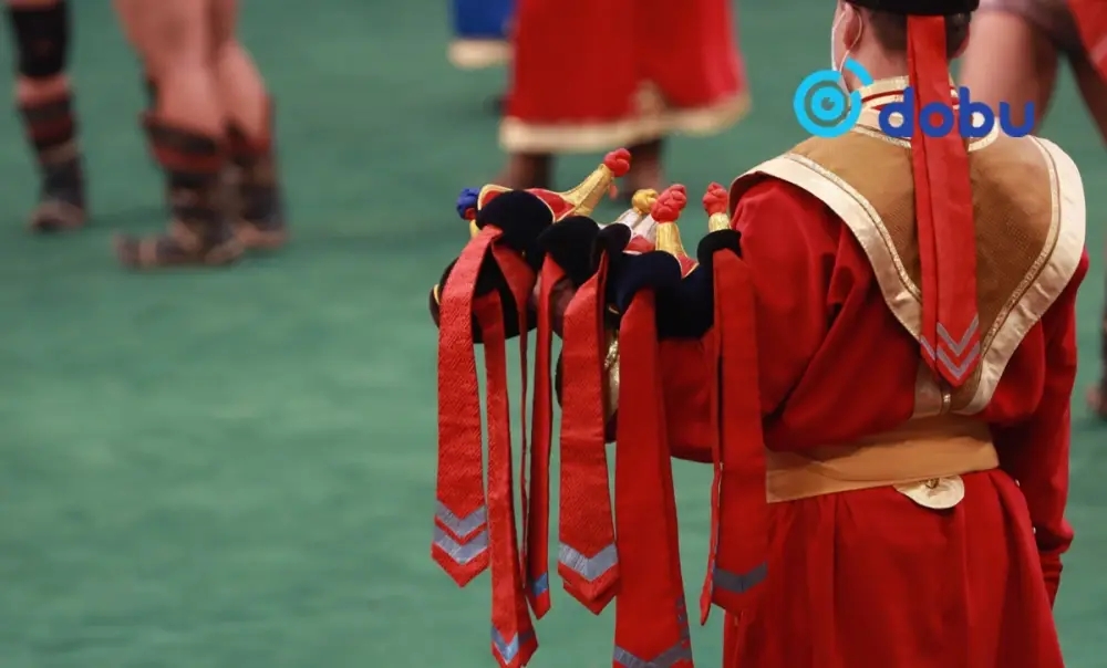 Дараах бөхчүүдэд ёс зүйн хариуцлага хүлээлгэж, барилдах эрхийг тодорхой хугацаагаар хасав