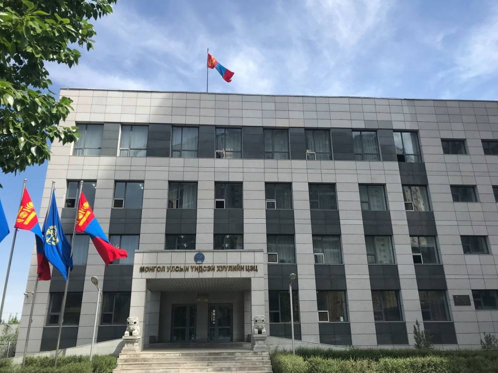 Ерөнхий сайдыг огцруулсан үйл ажиллагаа Үндсэн хууль зөрчсөн тухай Үндсэн хуулийн цэцийн их суудлын дүгнэлт БҮРЭН ЭХЭЭРЭЭ