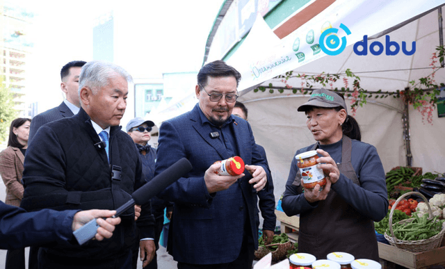 Ерөнхий сайд Г.Занданшатар тариаланч, ногоочидтой уулзлаа