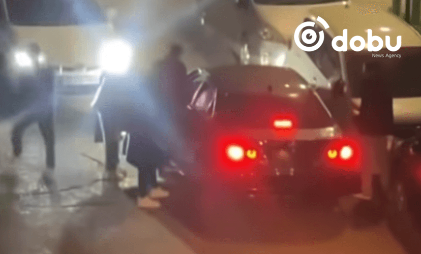 Таван залуу нийлж, бусдын машиныг эвдэж сүйтгэжээ
