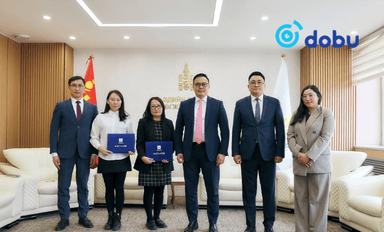 Төрийн нарийн бичгийн дарга И.Батхүү "Туршлага солилцох хөтөлбөр"-ийн оролцогчдод батламж гардууллаа