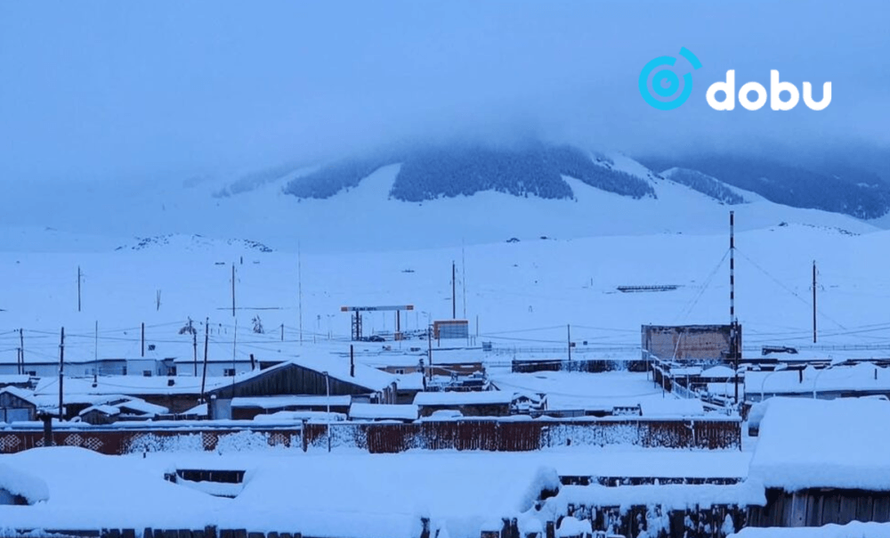 Төвийн аймгуудын нутгаар цас орж, шуурна