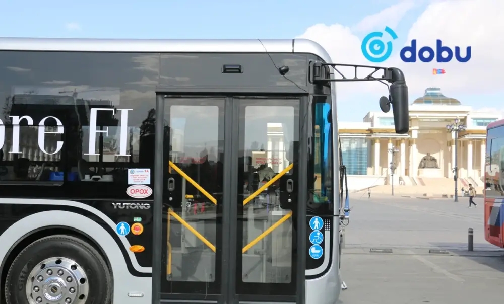 Автобусны жолооч тэргэнцэртэй иргэнийг хөөж буулгажээ