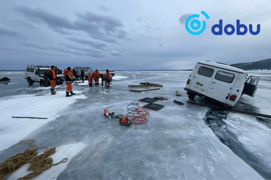 Хар хил рүү орж хазайсан автомашиныг татан гаргажээ