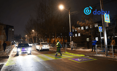 Гарцаар гарч явсан хоёр хүүхэд автомашинд мөргүүлсэн гэх хэргийг шалгаж байна