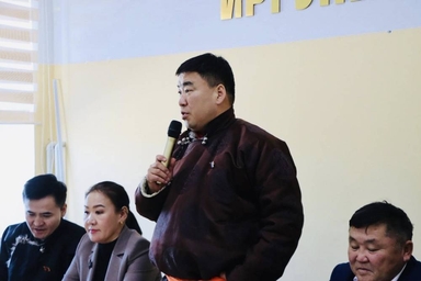 Тахилгат тосгоныг бага сургуультай болоход анхаарч ажиллана